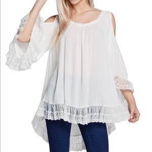 Women’s solid lace trim cold shoulder top